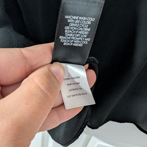 Torrid Deep Black Georgette Zip-Front Blouse in Size 1 (14/16) - Picture 10 of 11